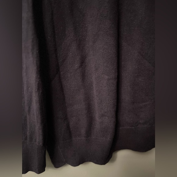 NWOT Johnson and Murphy Mens Black V Necked Sweater in Pristine Condition! - Picture 8 of 8